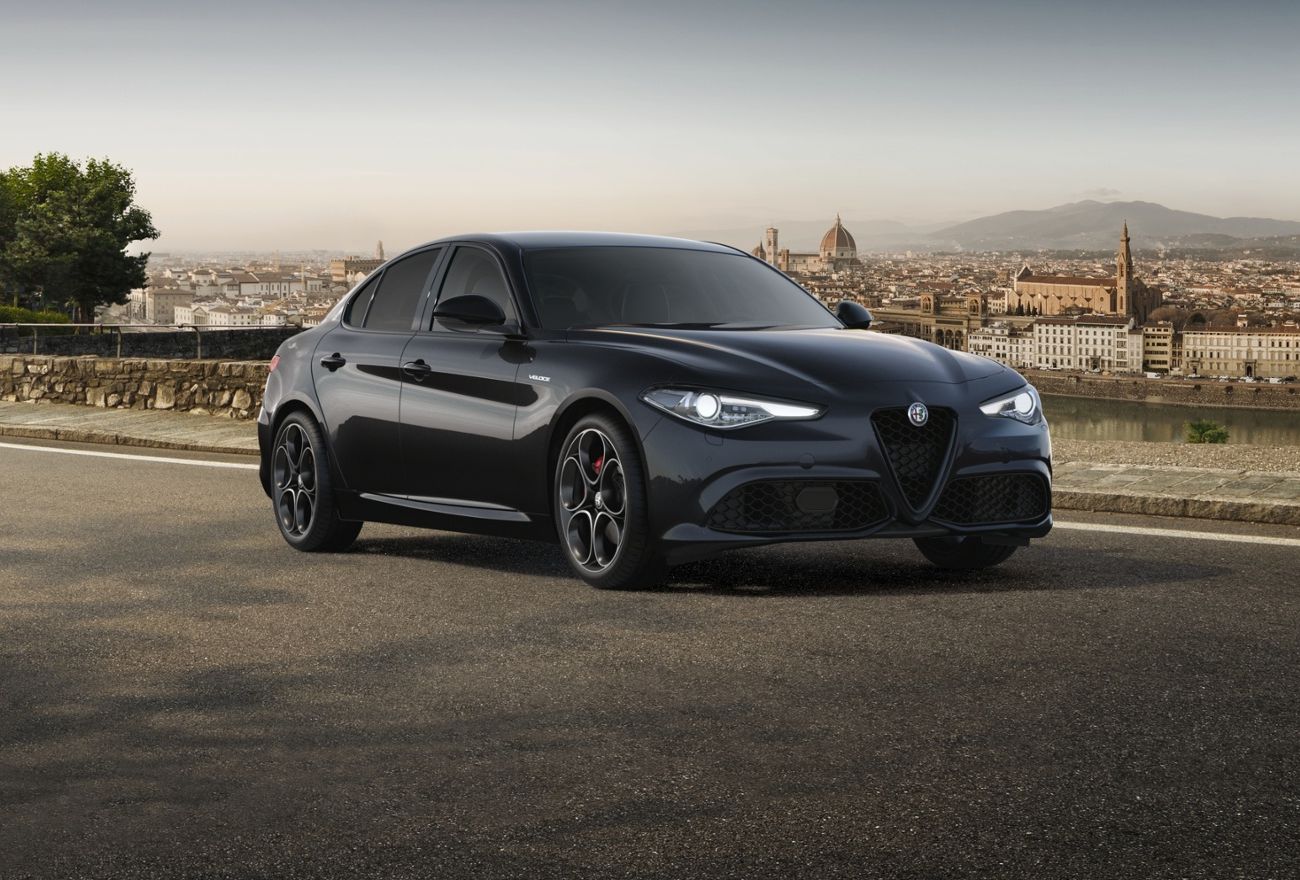 carnet-riegler-giulia-keszlet-fekete