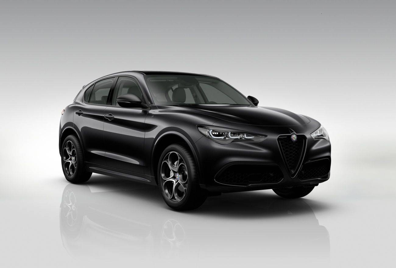 alfa-romeo-stelvio-keszletakcio-carnet-riegler-fekete