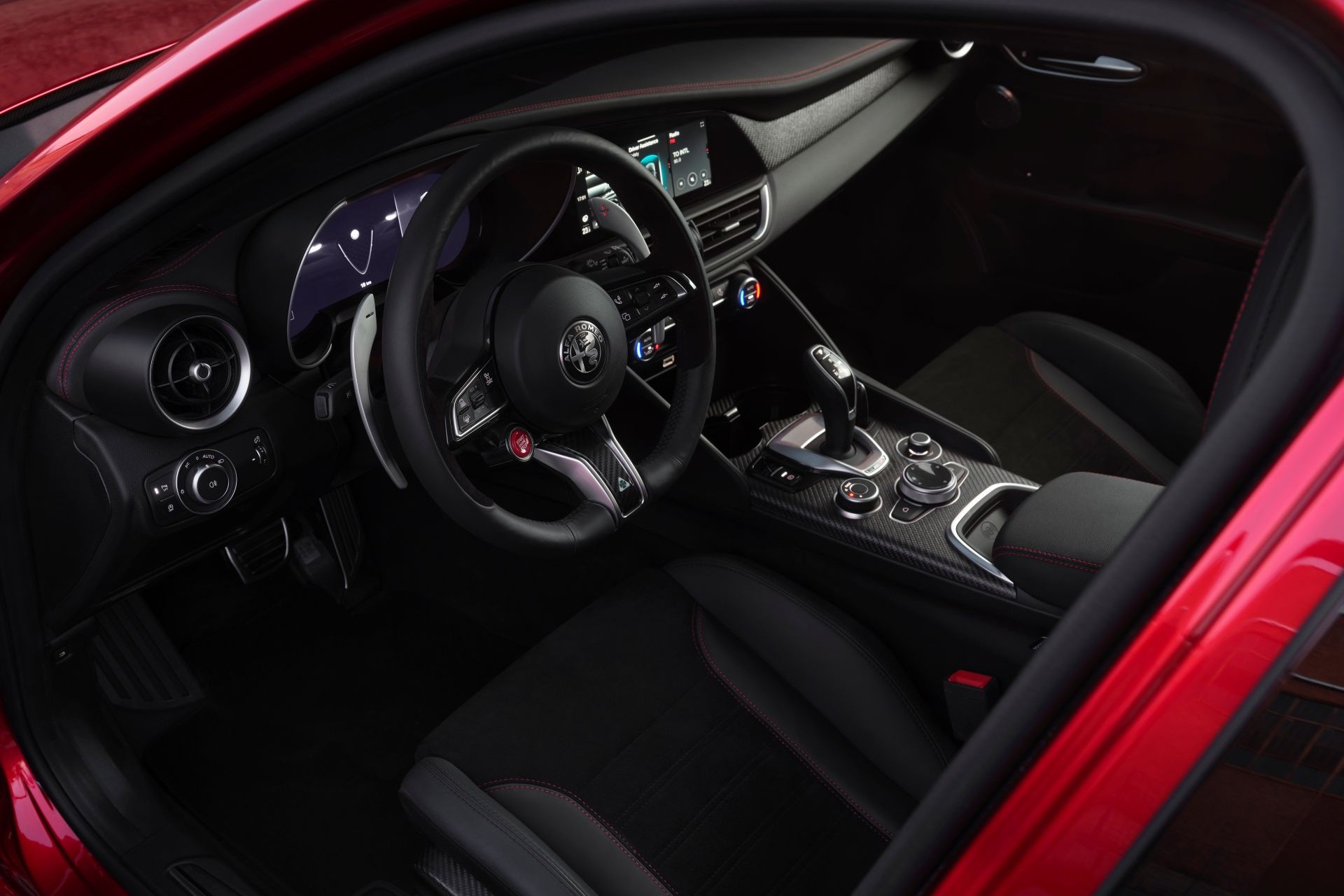 alfa-romeo-giulia-quadrifoglio-collezione-carnet-hir-4