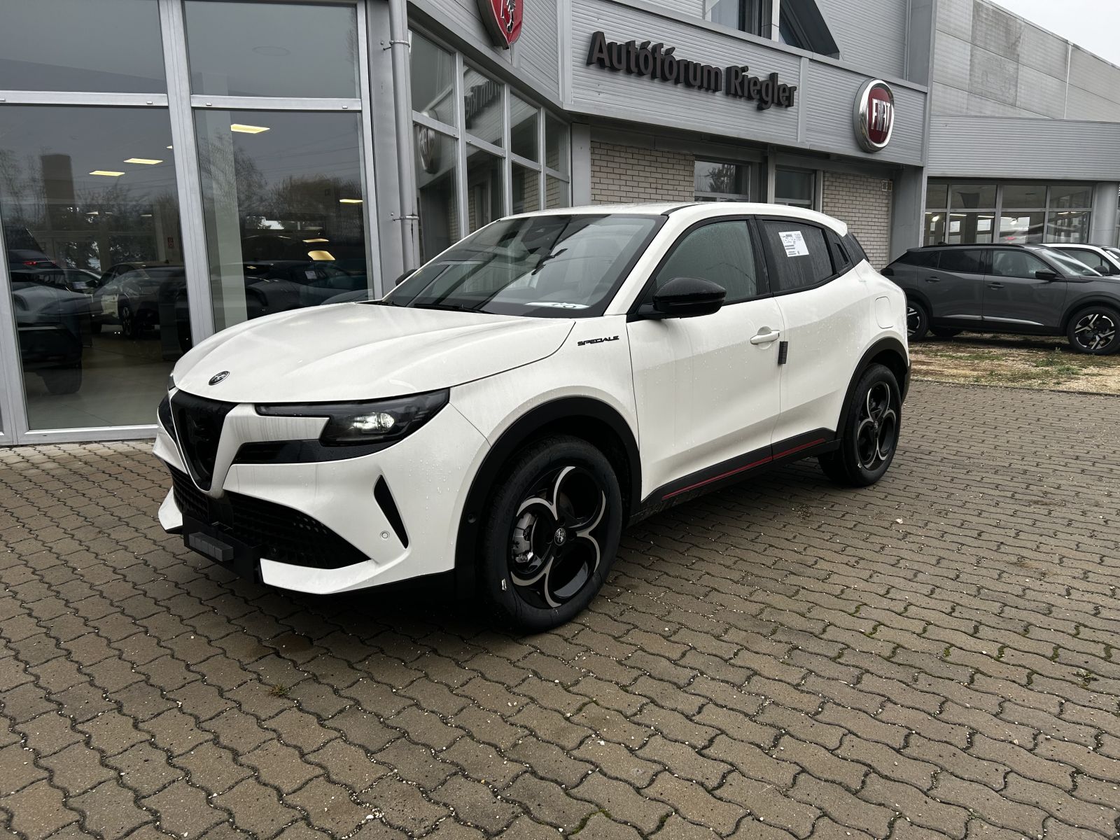 alfa-romeo-junior-speciale-carnet-riegler-keszlet-keszlet-feher