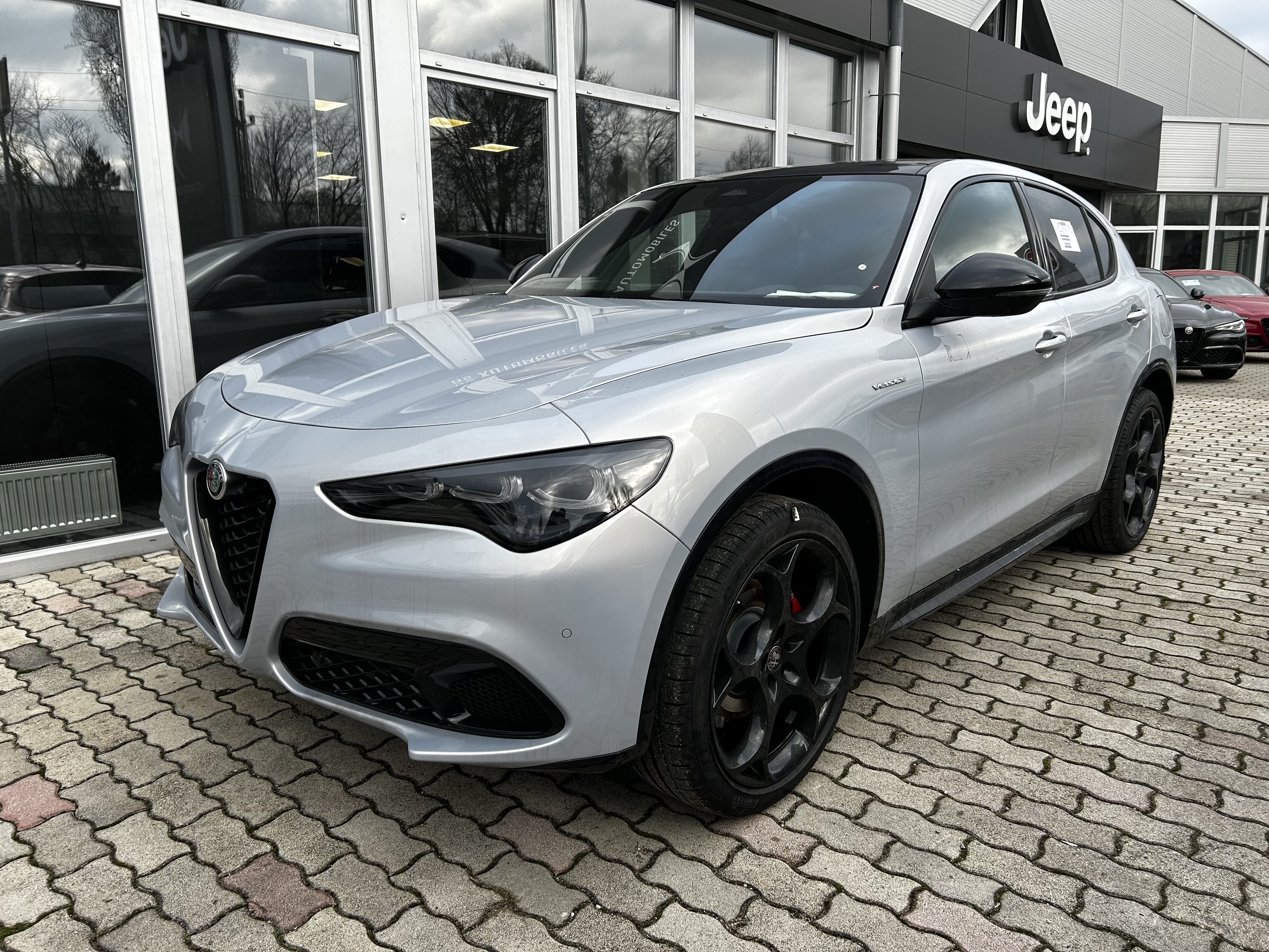 alfa-romeo-stelvio-keszlet-carnet-riegler