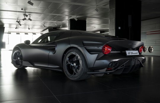 Az Alfa Romeo fekete gyöngye: itt a 33 Stradale „Perla Nera”! 