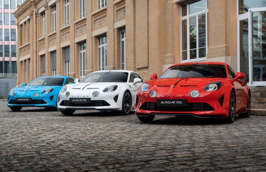 Búcsúzik a legendás analóg sportautó