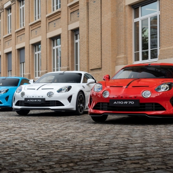 Búcsúzik a legendás analóg sportautó