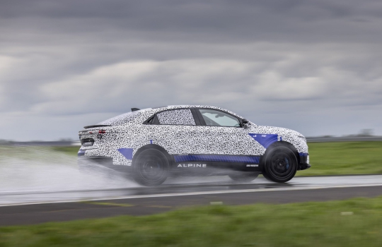 Olyat tud az A390, mint korábban egyetlen Alpine sem