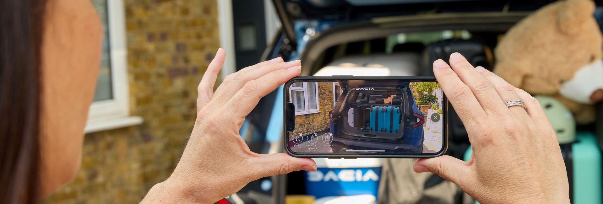 Telefonról pakolhatók a Daciák