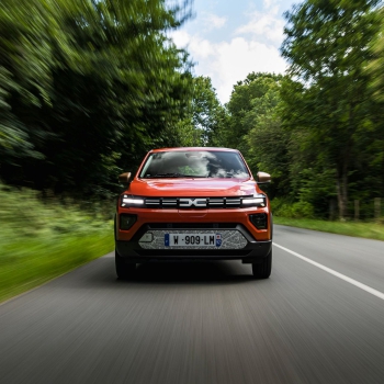 Felborult a papírforma, bankot robbantott a Dacia