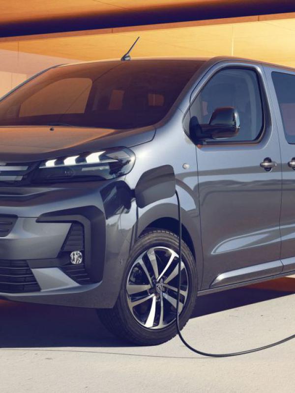 Peugeot e-Traveller - 13.499.000 Ft-tól