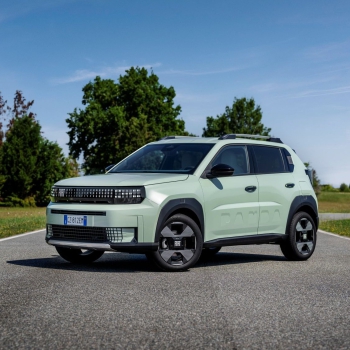 Jön a benzines, kéziváltós Fiat Grande Panda