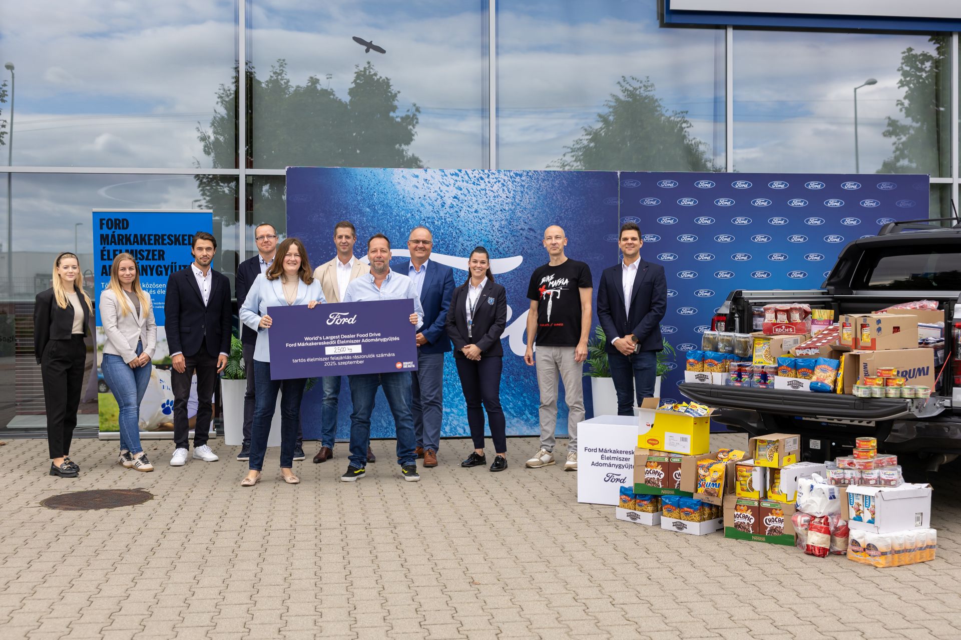 Ford márkakereskedői élelmiszergyűjtő akció