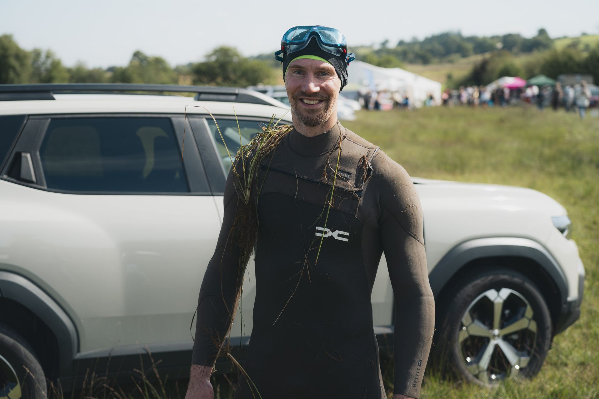 dacia-signs-first-professional-bog-snorkelling-athlete-carnet-hir-7