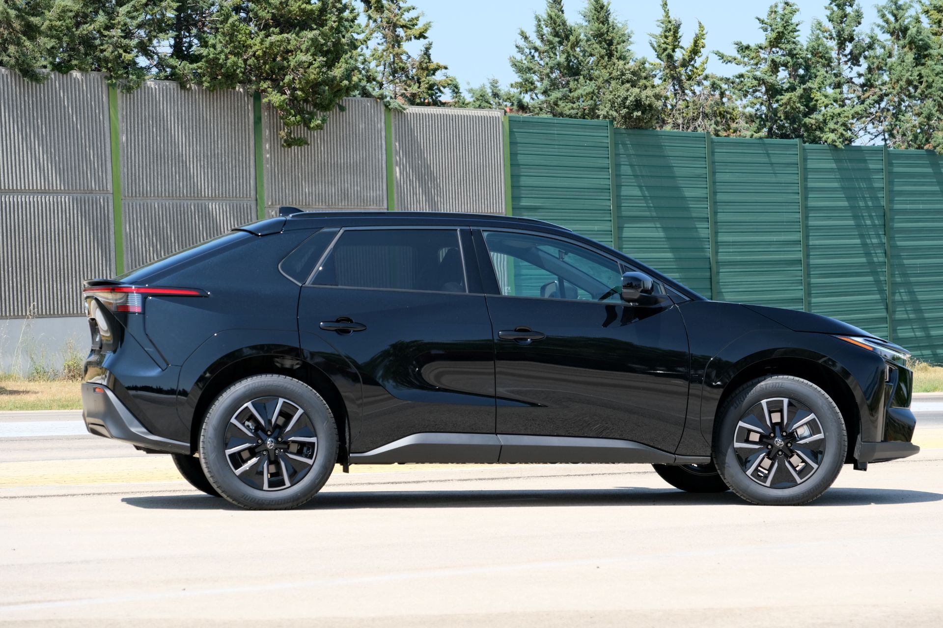 versenykepes-villanyautok-toyota-bz4x-carnet-hir