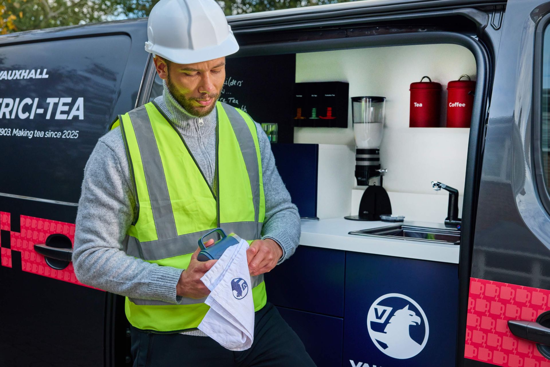 vauxhall-vivaro-electrici-tea-carnet-hir-15