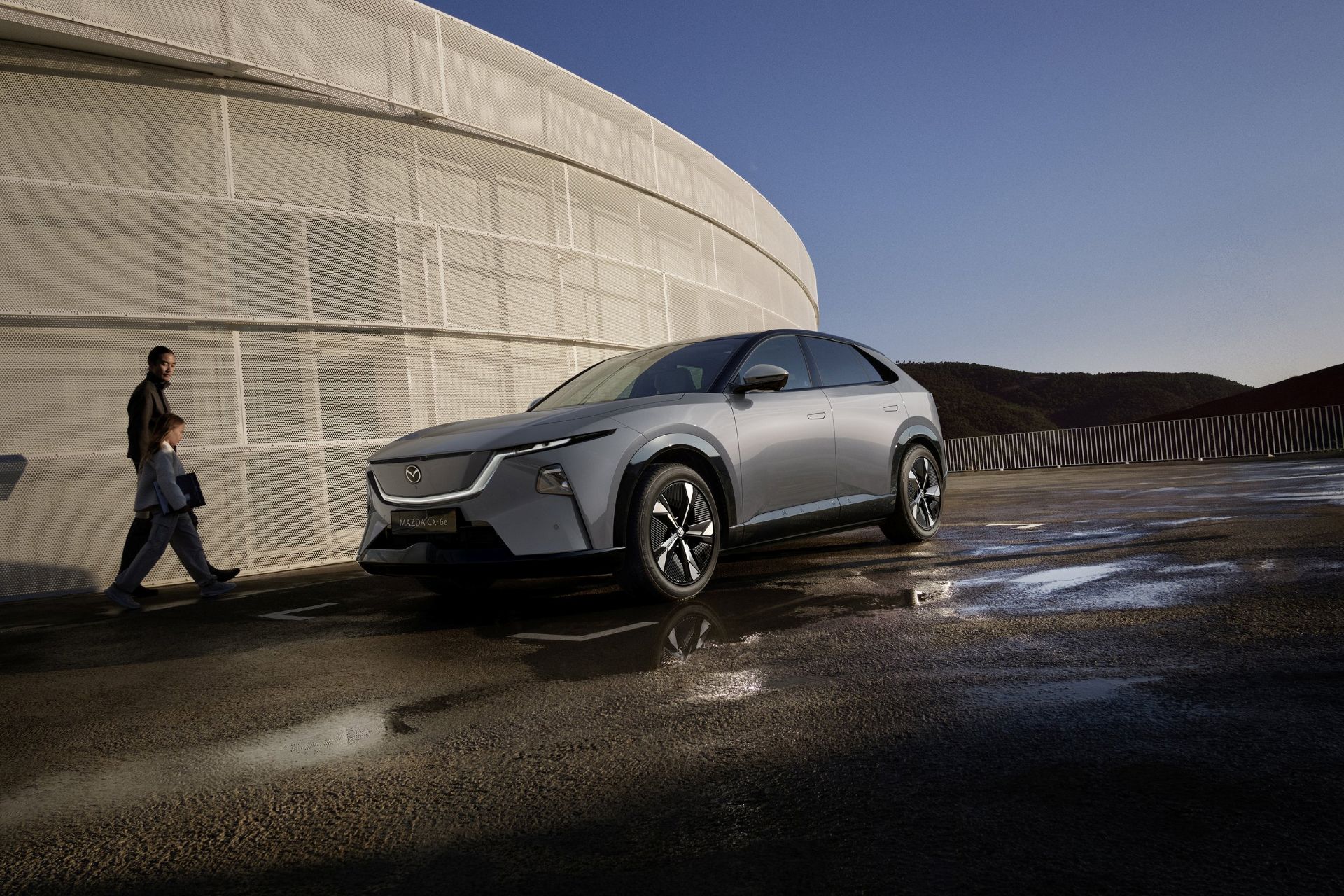 uj-mazda-cx-6e-carnet-hir-12