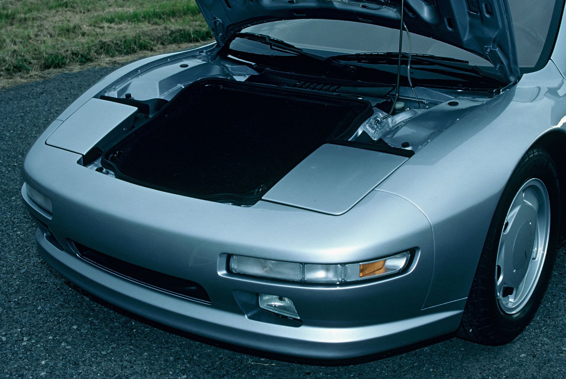 nissan-mid4-ii-1987-tanulmanyautok-carnet-hir-7