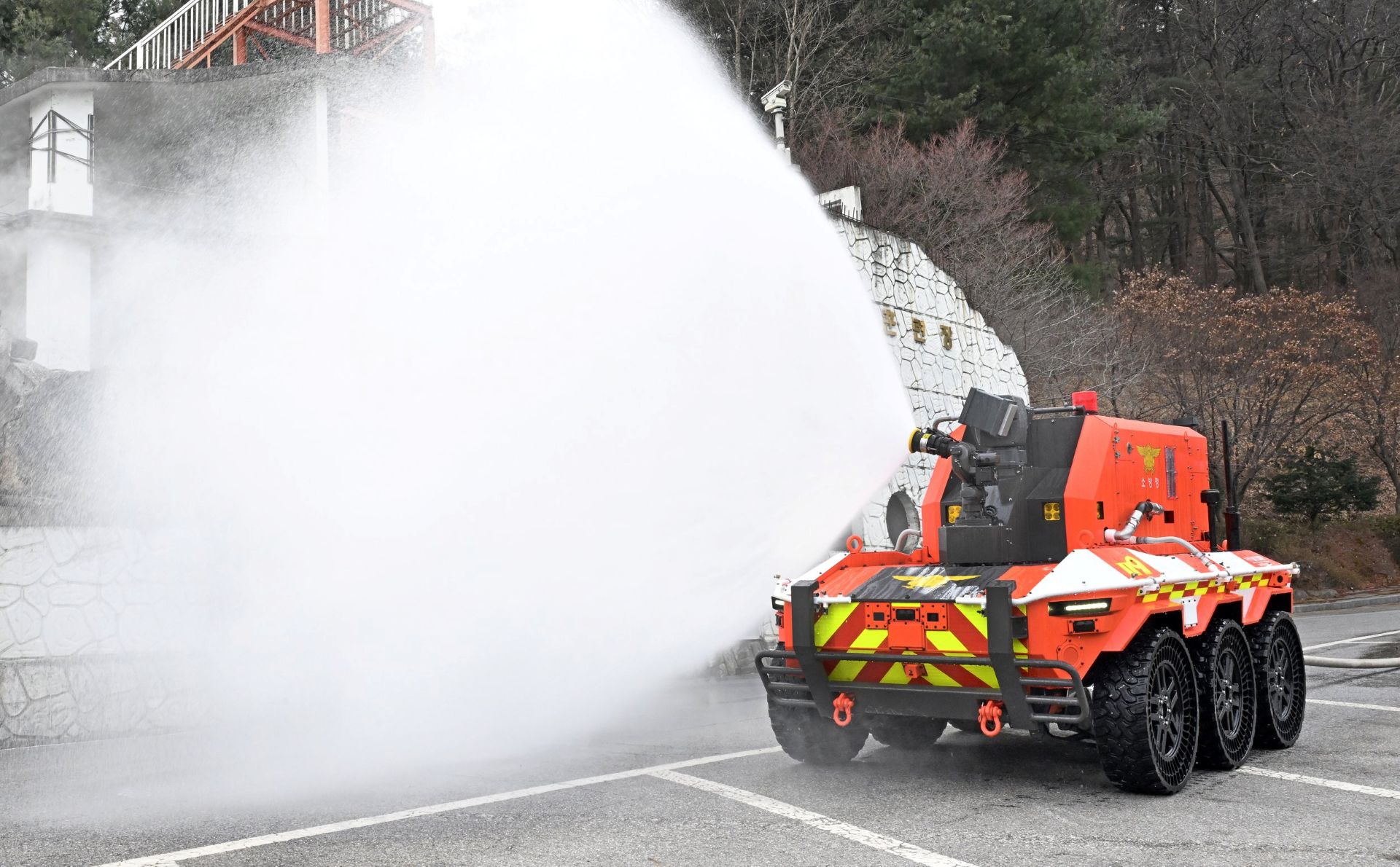 hyundai-motor-group-donates-unmanned-firefighting-robots-to-korea-national-fire-agency-for-safeguarding-firefighters-carnet-hir