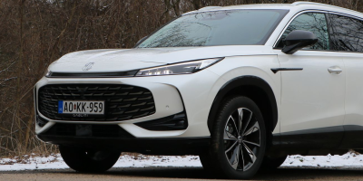 Teszt: MG HS Hybrid+