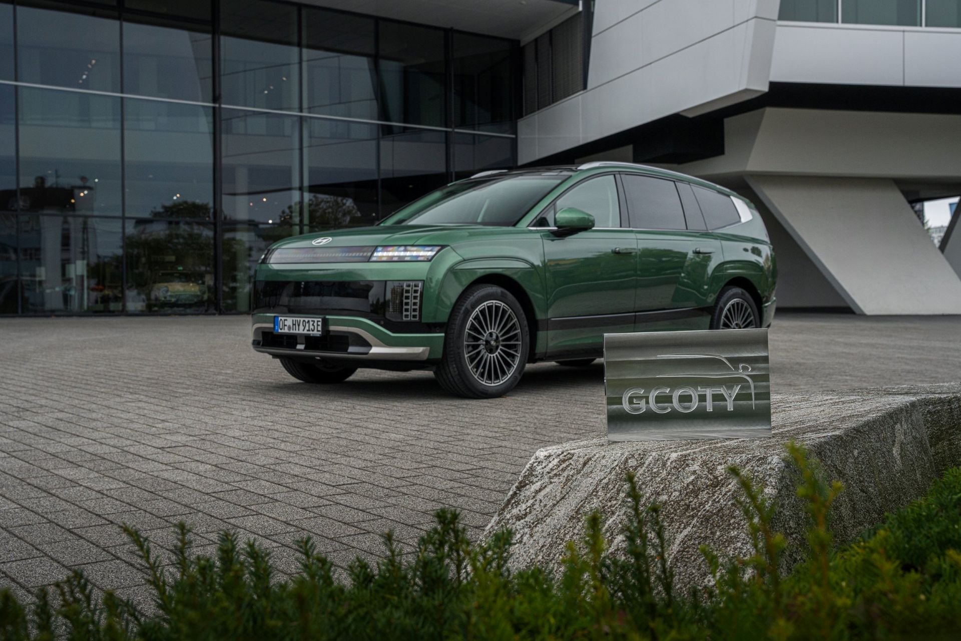 hyundai-ioniq-9-gcoty-2026-award-carnet-hir