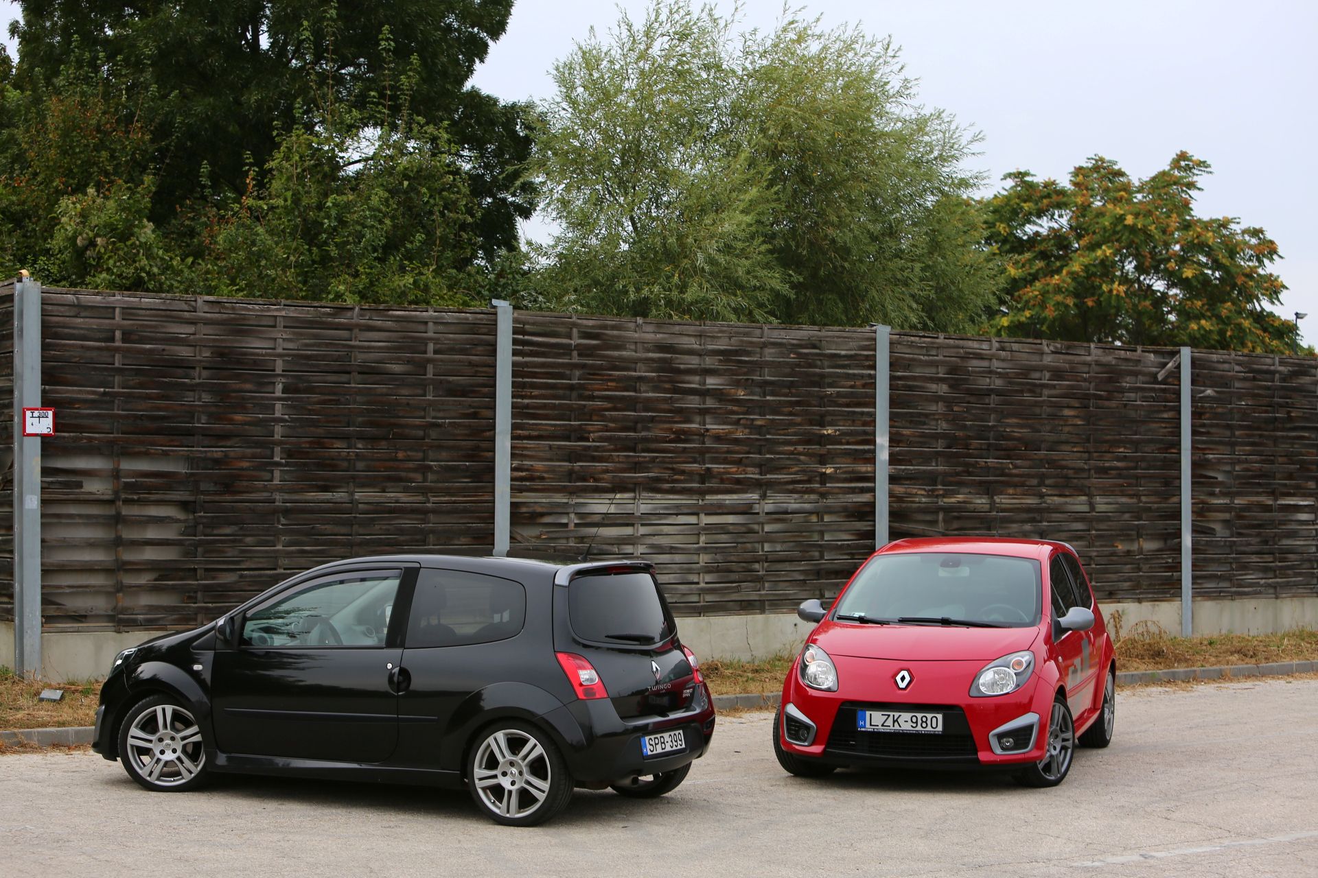 renault-twingo-rs-carnet-hir-2