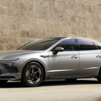 Hagyományos autókkal erősít a Hyundai