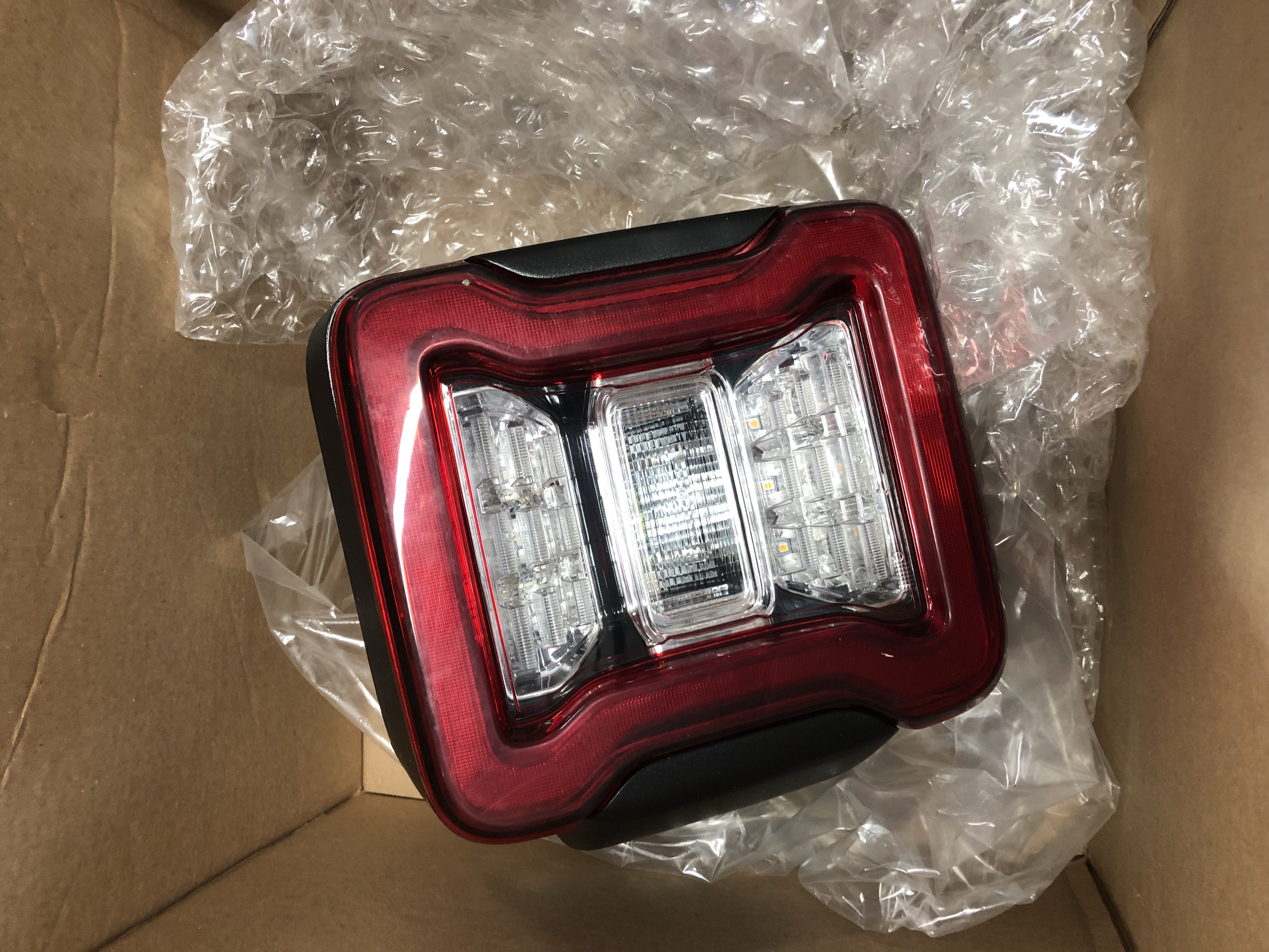 jeep-wrangler-hatso-lampa-k68474047aa-carnet-riegler-keszlet