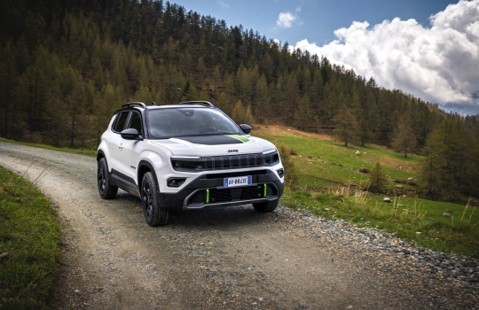 Végre összkerékhajtással is elérhető lesz a Jeep Avenger 4xe