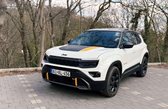 A terepre is menjünk divatosan! - Jeep Avenger North Face edition