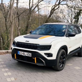 A terepre is menjünk divatosan! - Jeep Avenger North Face edition