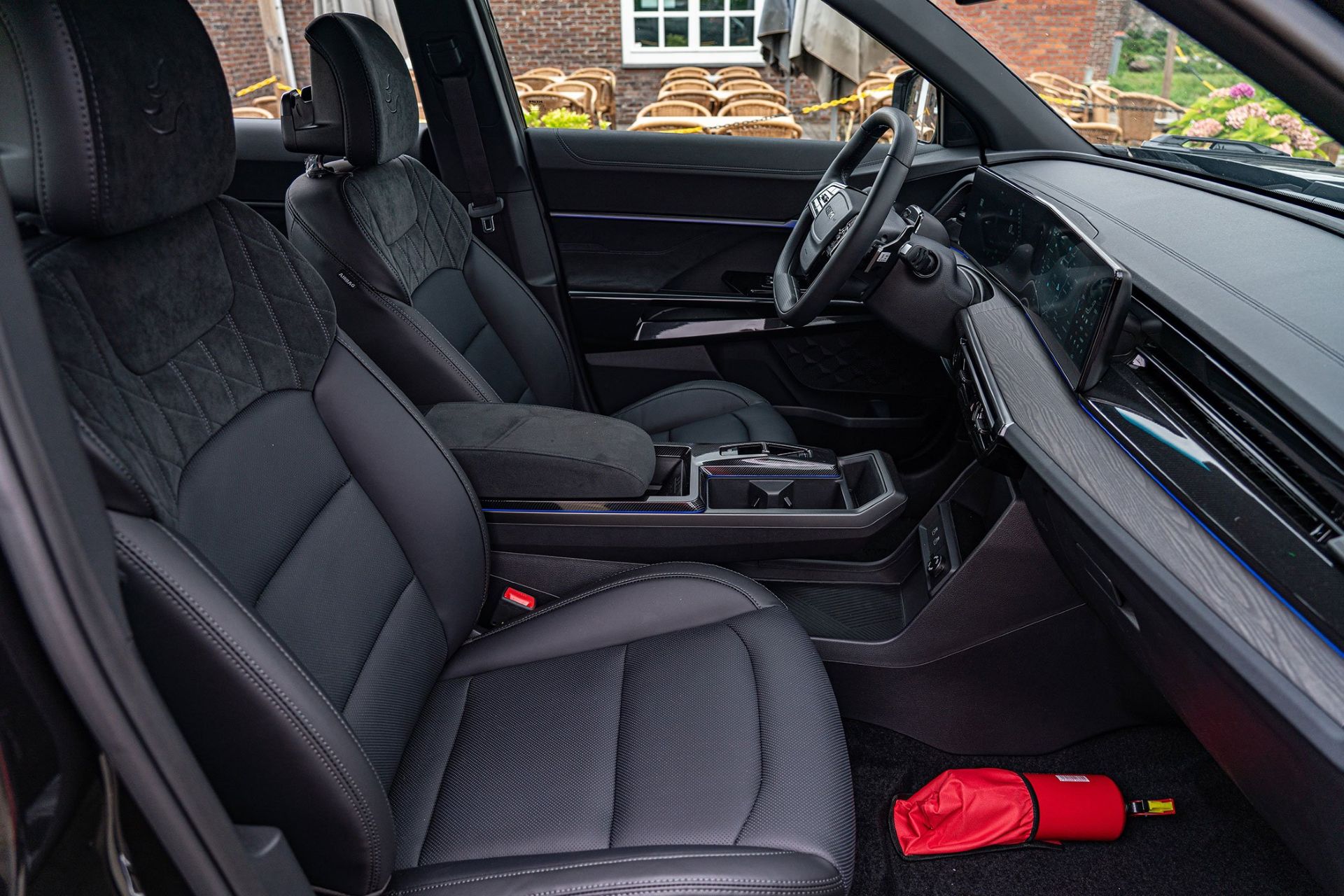 kgm-musso-ev-carnet-hir-13