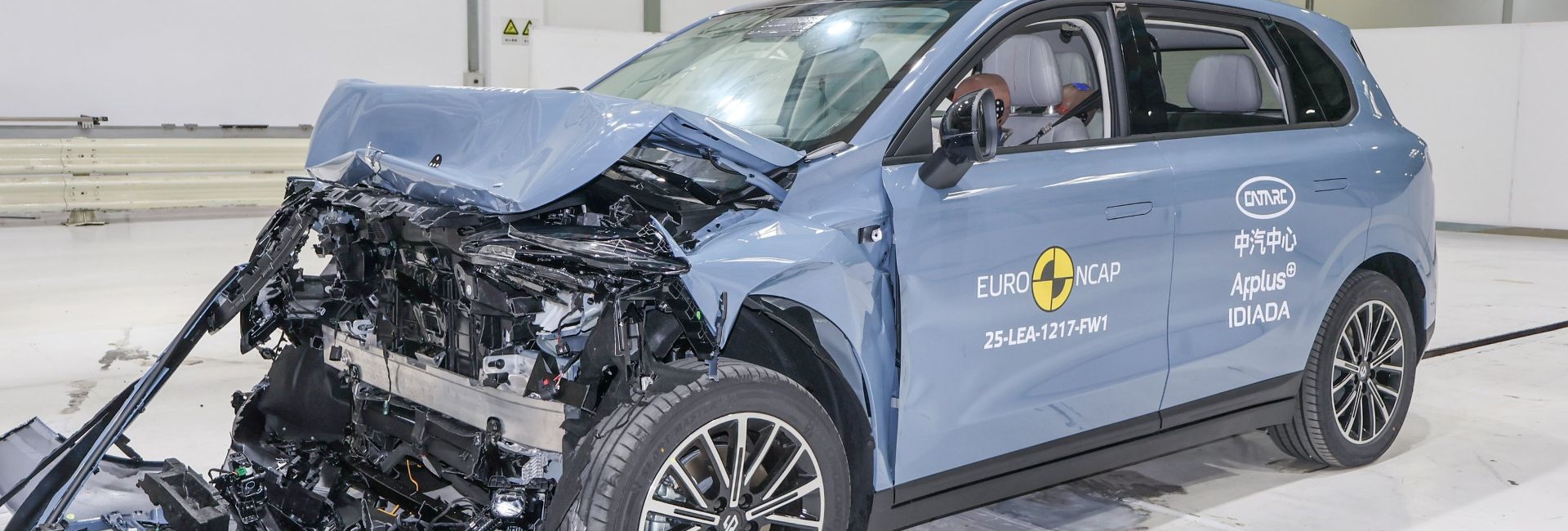 Bravúrosan vigyáz a családra a Leapmotor B10