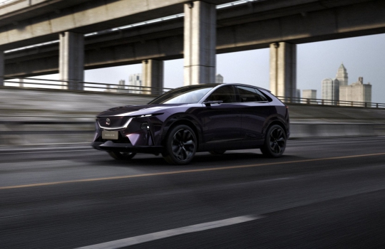 Villanyhibriddel épít családi autót a Mazda