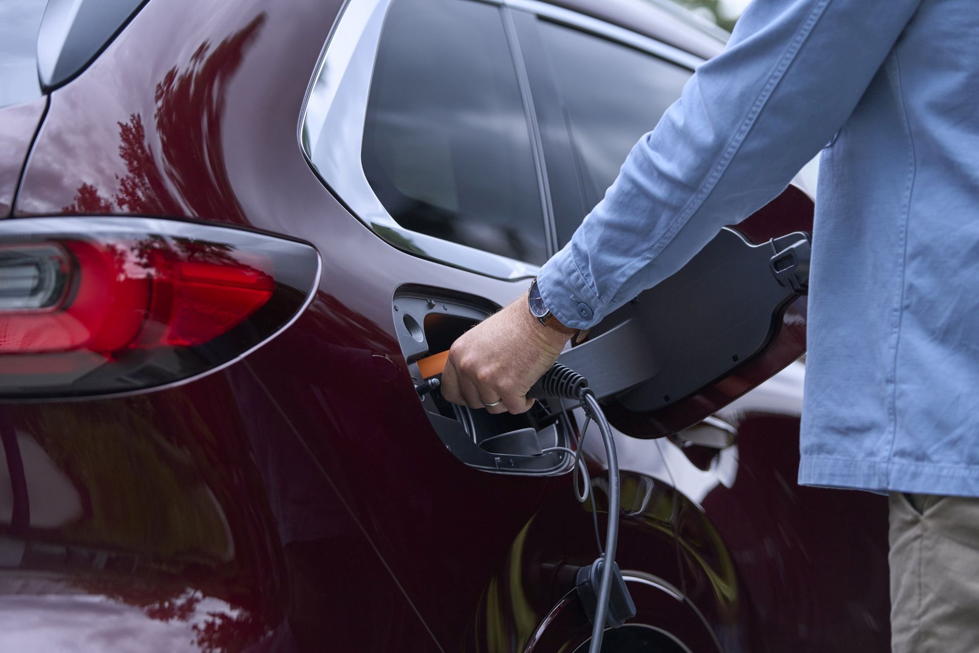 2024-mazda-cx-80-charging-carnet-hir-4
