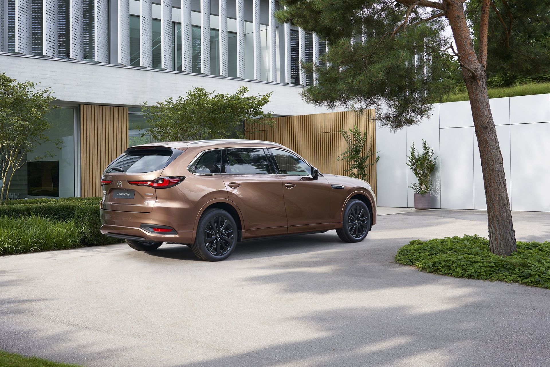 2024-mazda-cx-80-charging-carnet-hir-7