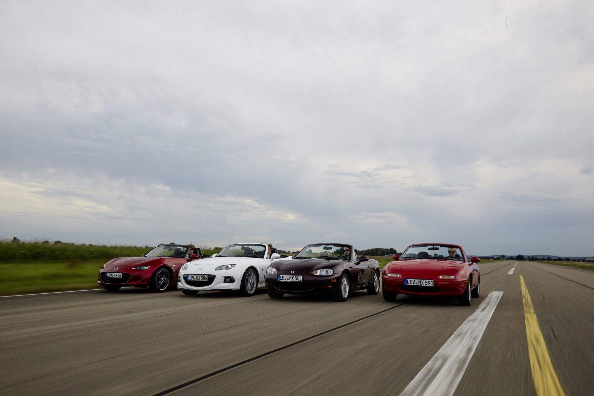 2019-mx-5-generaciok-carnet-hir