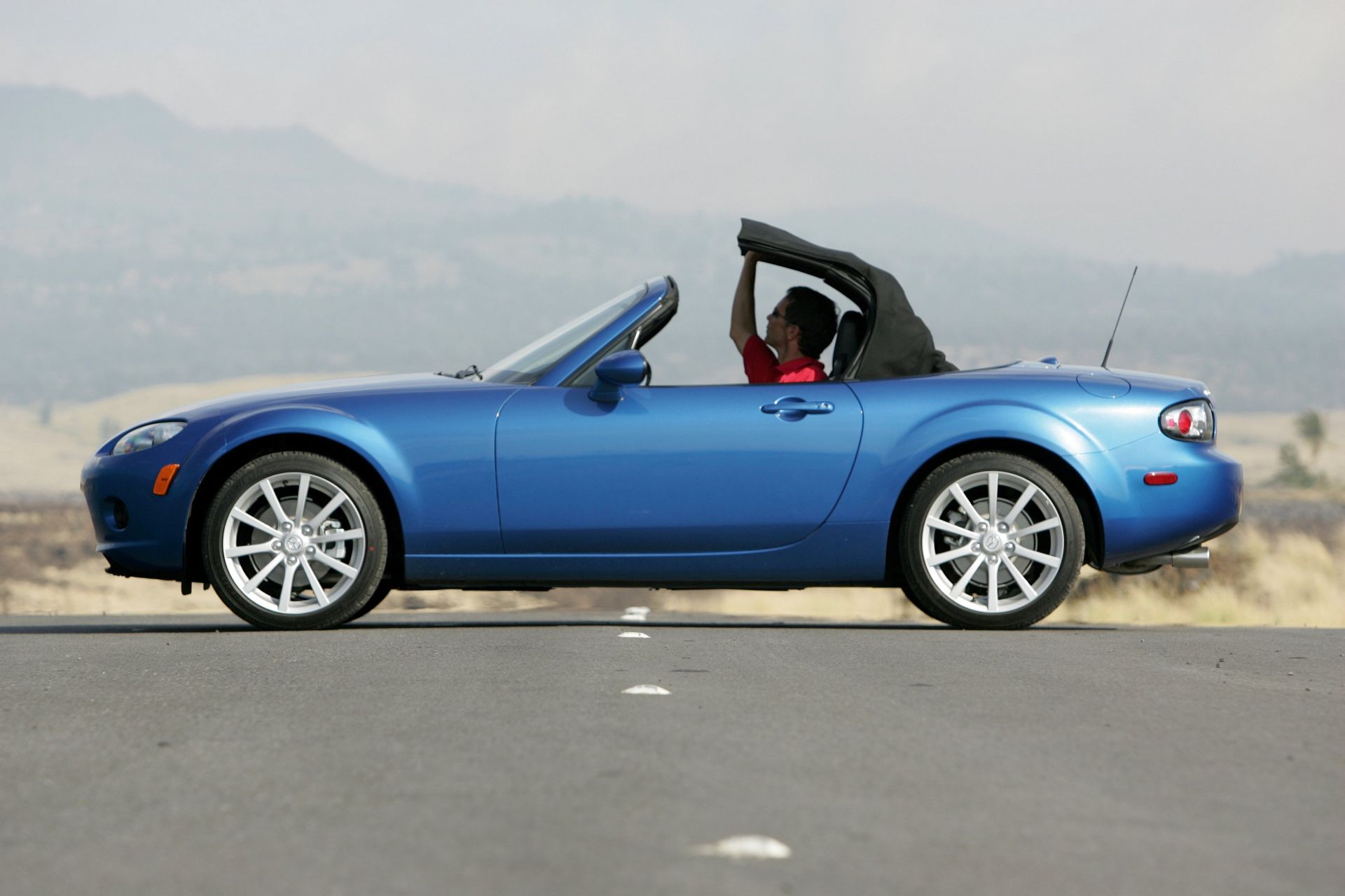 mazda-mx-5-2005-carnet-hir