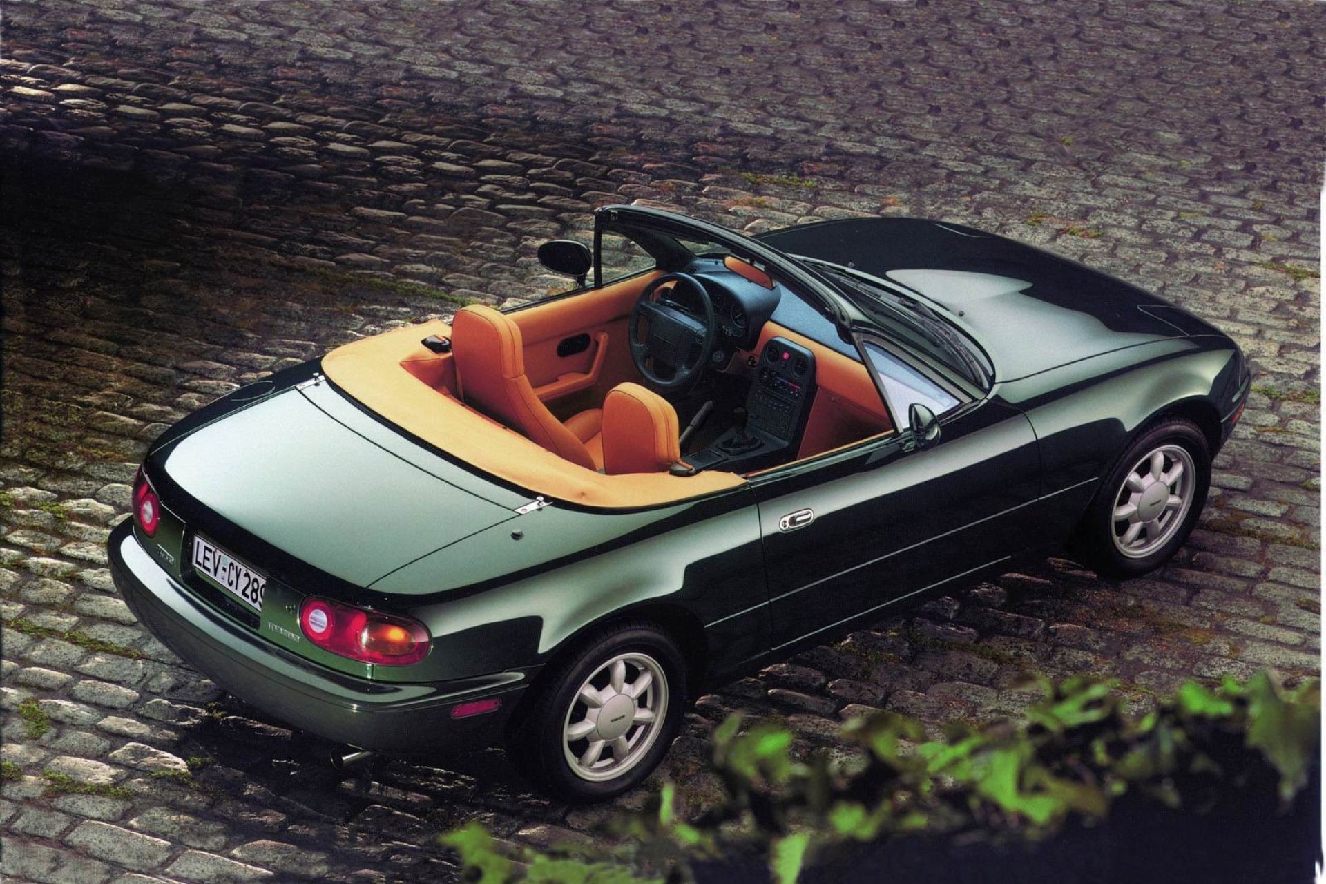 mazda-mx-5-tortenelem-carnet-hir