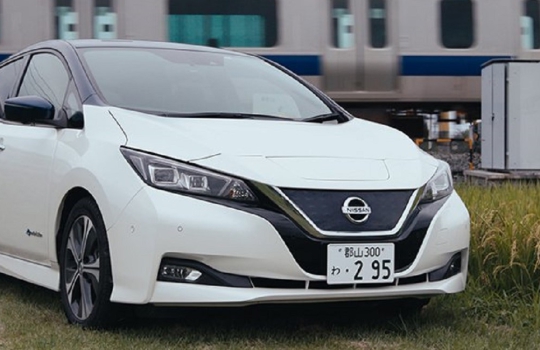 nissan-leaf-vonat