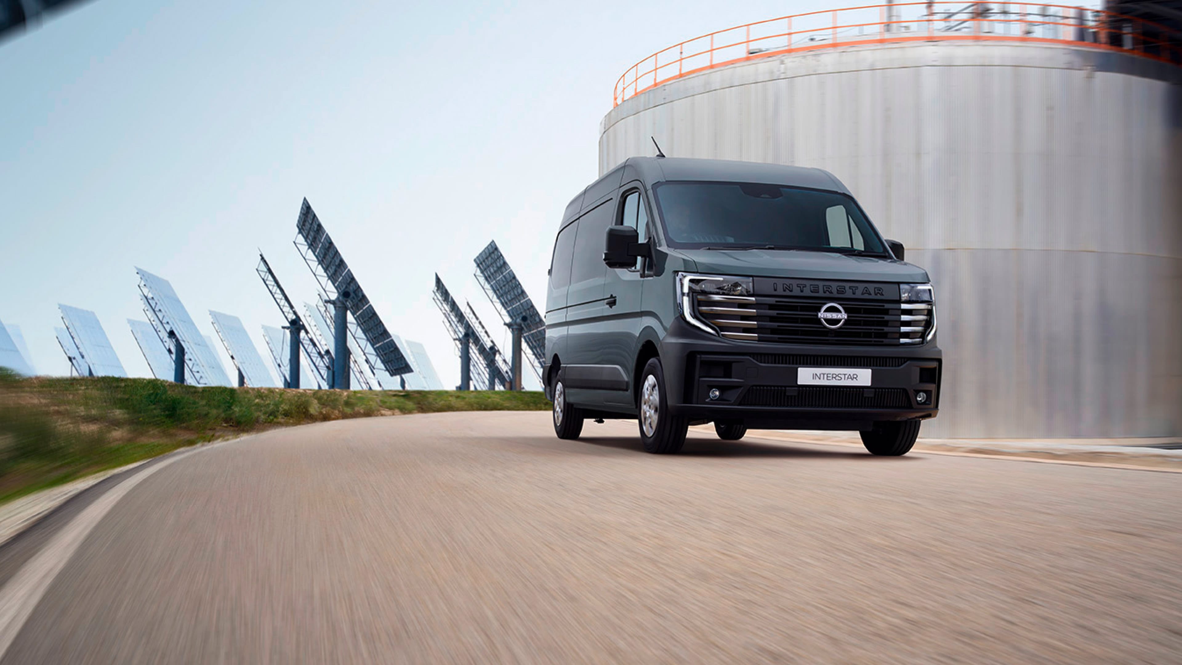 uj-nissan-interstar