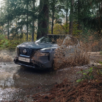 Extrém ösvényeken jár a világ kedvenc Nissanja 