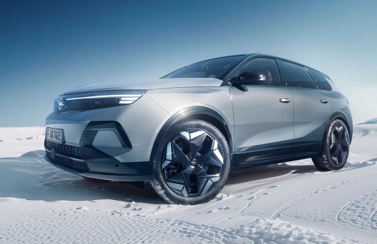Új csúcsmodell az Opel kínálatában