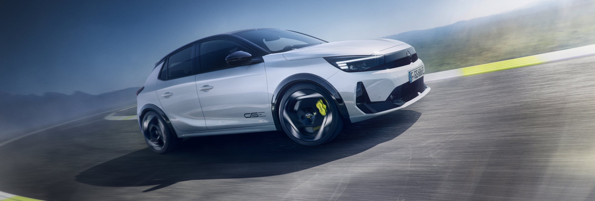 Sportautókat idéz az Opel új villanyrakétája