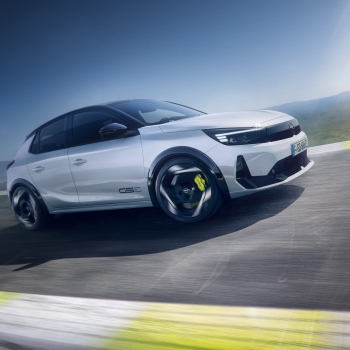 Sportautókat idéz az Opel új villanyrakétája