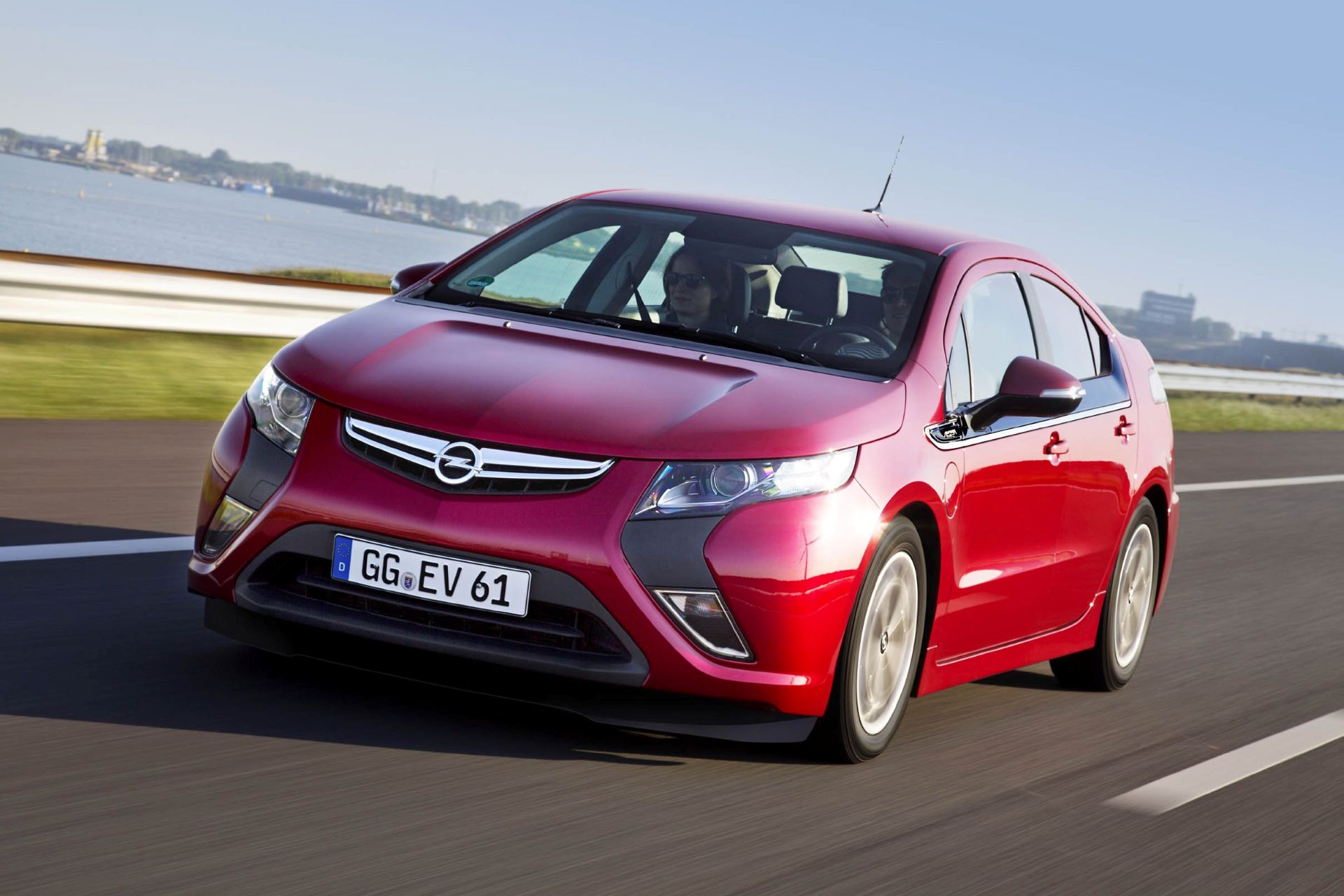 opel-ampera-2011-carnet-hir