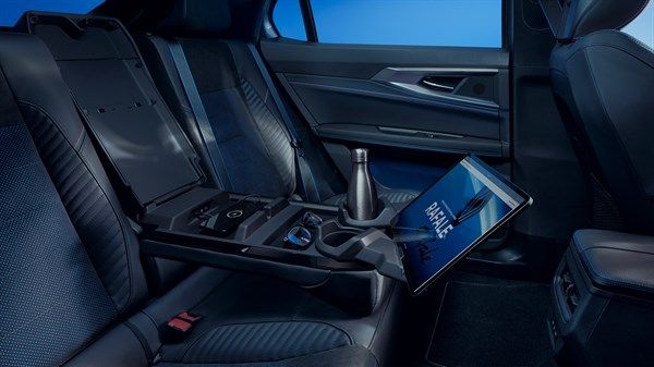 uj-renault-rafale-akcio-carnet-4