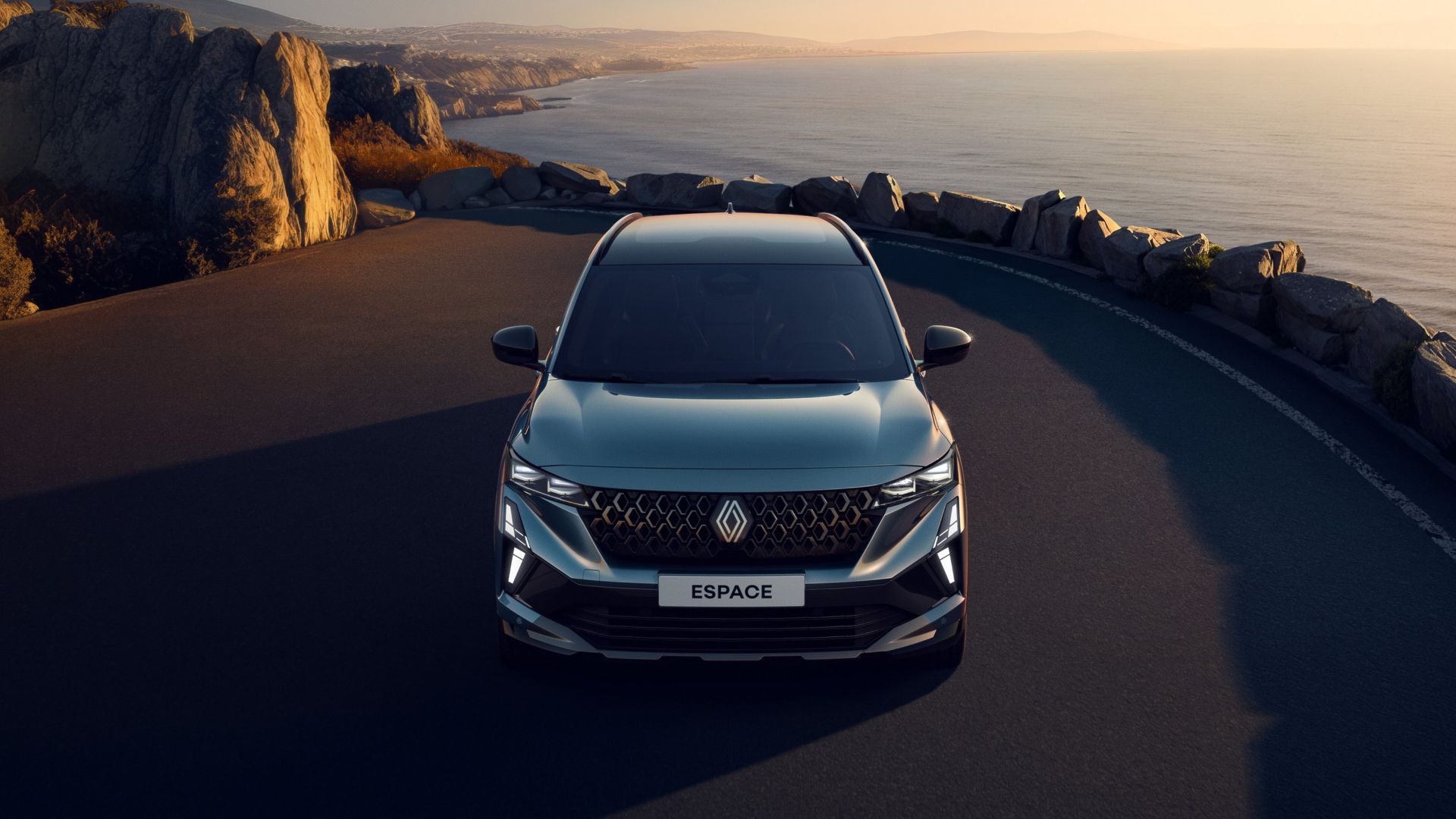 renault-espace-megujulas-carnet-hir-2