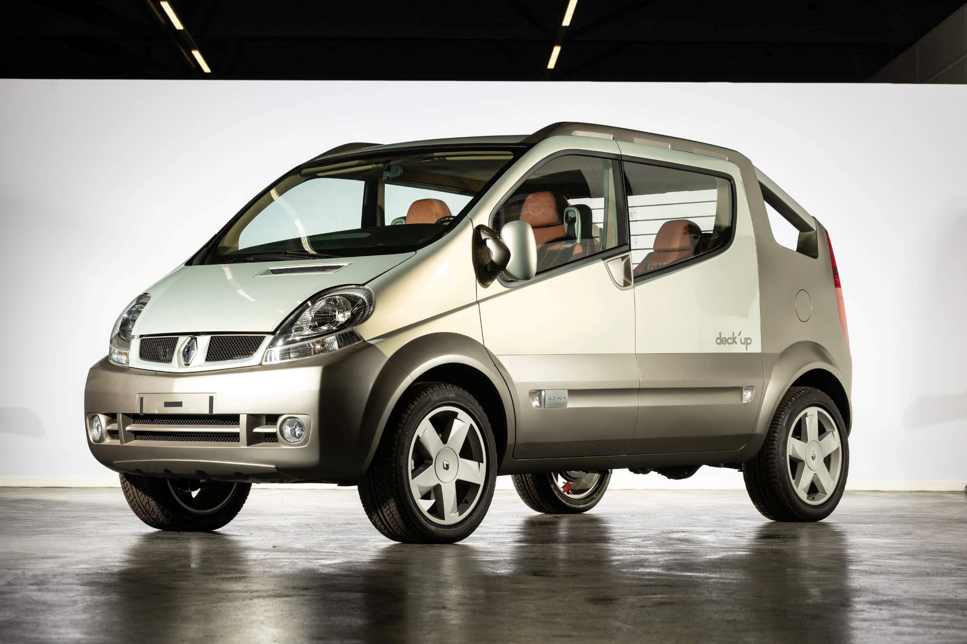 concept-car-trafic-deck-up-2004-carnet-hir