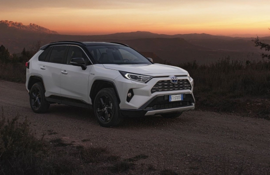 Városban nincs takarékosabb a Toyota hibridjeinél