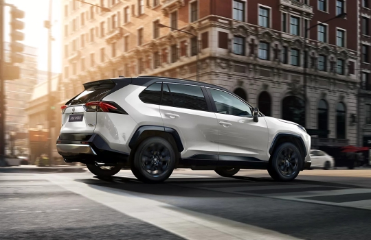 Toyota RAV 4 ajánlatok a CarNet M5-nél!