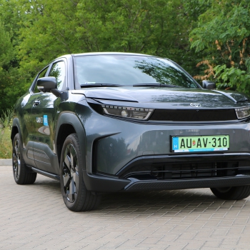 A kötelezőt  hozza a legkisebb elektromos Toyota
