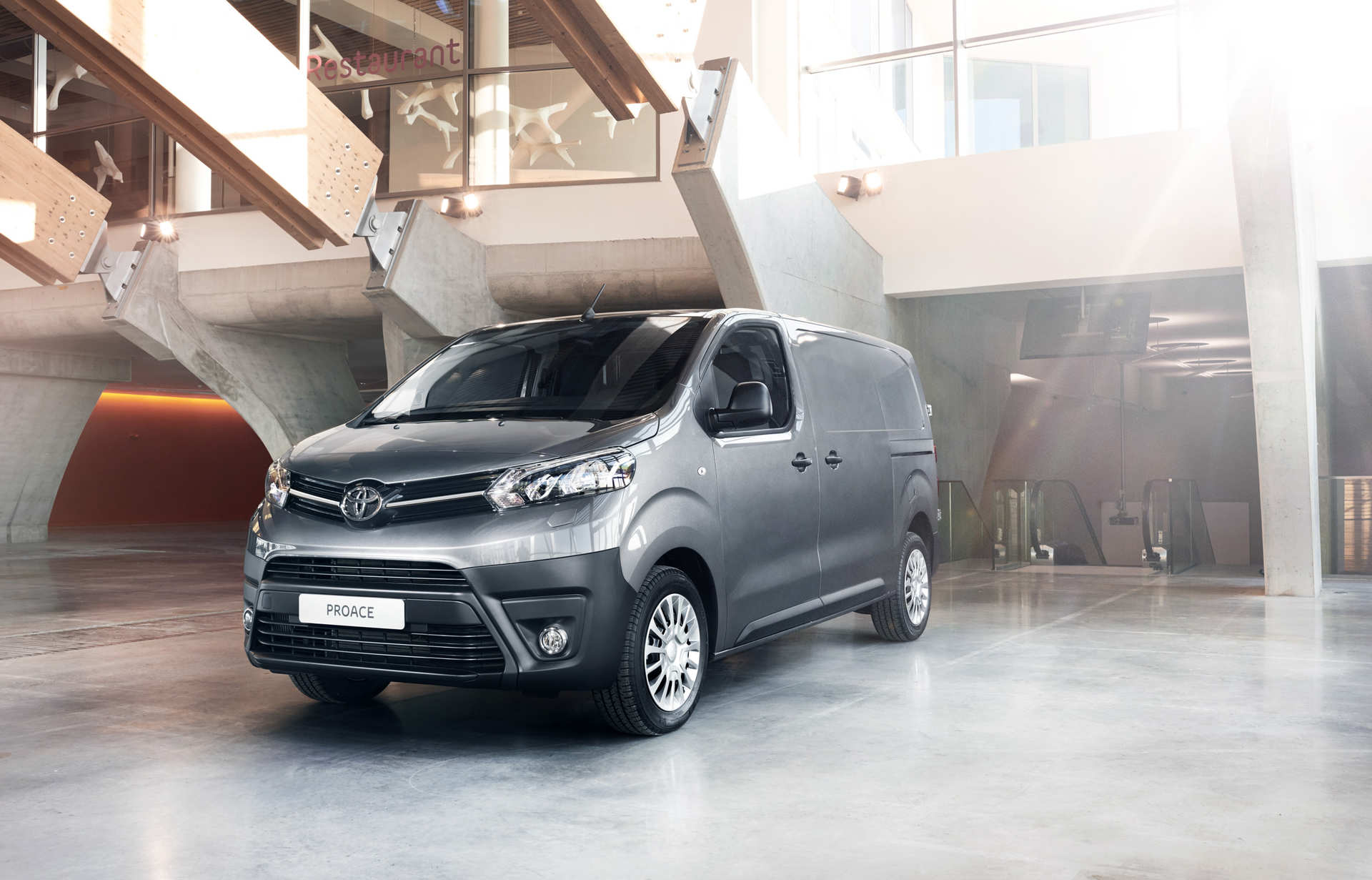 Микроавтобус toyota proace